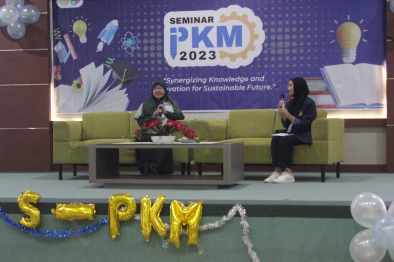 SEMINAR PKM (PROGRAM KREATIVITAS MAHASISWA) “SYNERGIZING KNOWLEDGE AND INNOVATION FOR SUSTAINABLE FUTURE” 2023